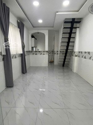 chỉ 3,15 tỷ - nhà ngay chợ tân hương - hẻm 4m - lô góc 2 mt - shr không qh - bank cho vay 1,2 tỷ