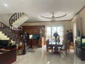 chính chủ chuyển nhượng biệt thự anh đào. lh em toàn