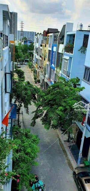 cho thuê nhà 1 trệt 2 lầu gần cầu xây dựng quận 2. 10triệu/ tháng. 1 xẹt nguyễn duy trinh