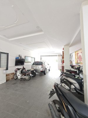 chủ gấp bán giảm mạnh chỉ 25 tỷ sở hữu toà nhà 6 tầng có thang máy 3 mặt tiền 28chdv full nội thất