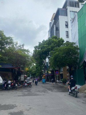 tuyệt phẩm toà văn phòng phố vip hoàng cầu, 80m2 x 6 tầng, mt 5m, ôtô tránh, vỉa hè,kinh doanh đỉnh