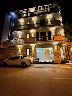bán tòa khách sạn đường bạch đằng - tân bình - 6 tầng - 8x27m - hdt 180 triệu - gái 53 tỷ