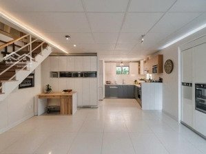 nhà 3 tầng hẻm thông nở hậu chỉ 6.x tỷ phú nhuận