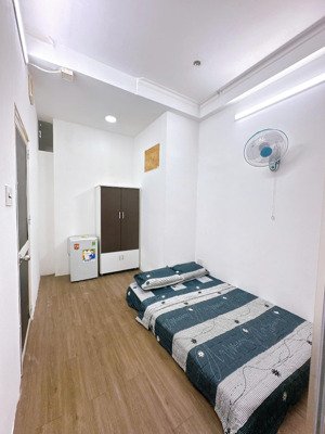 phòng trọ 25m2 free tất cả phí dịch vụ ở nguyễn hữu cảnh phường 22