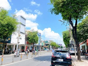 bán nhà căn góc trường chinh, phường 14, quận tân bình. dt: 4x22met, đúc 4 tấm
