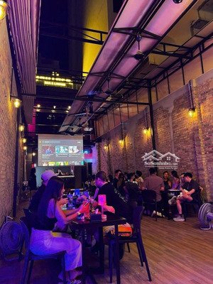 sang nhanh quán bar/ karaoke trung tâm phố tây, nha trang giá thuê cực rẻ