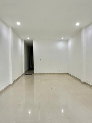 bán gấp nhà 3 tầng 8pn khép kín đường 7m5 nguyễn hữu cầu ngay trung tâm quận ngũ hành sơn. 109m2