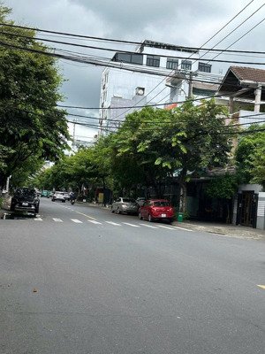 cần bán nhà 3 tầng đường 10m5 đường huỳnh tấn phát - 100m2 - ngang 5.2m siêu hiếm