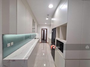 cho thuê căn hộ brg diamond 25 lê văn lương. 150m2, 3pn, full đồ. giá 32tr/tháng. view h. đạo thúy