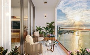 cần tiền bán gấp căn hộ gần ngay cầu thuận phước view sông hàn, đang cho thuê 12 triệu/tháng !