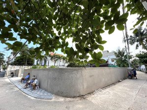 bán đất góc 2 mặt tiền khu đường quốc hương phường thảo điền quận 2