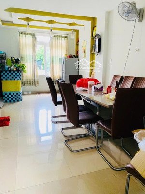 vị trí đắc địa khu dân trí 1 căn nhà đẹp 2mt 6*18m 3 tầng