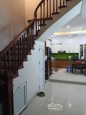 bán liền kề vạn phúc, khu giãn dân, hà đông. dt 40m2 x 4 tầng, mt 4.02m. giá 15 tỷ. full nội thất