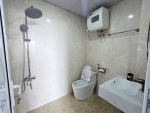 chính chủ cần bán căn hộ 3 ngủ tại chung cư việt hưng. view hồ quận uỷ long biên.