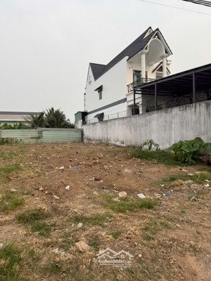 ra nhanh lô đất đường bờ cua, bến lức, long an, gần chợ gò đen, 480 triệu, dt 120m2, shr