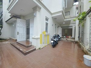 biệt thự hiện đại đường nguyễn văn hưởng - có sẵn nội thất giá 65 triệu