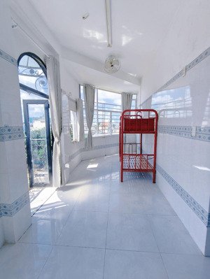 cho thuê phòng ngay đại học công thương , giờ giấc tự do