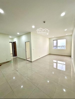 topaz elite căn 85m2 3 phòng ngủ có 2 máy lạnh rèm giàn phơi vào ở ngay