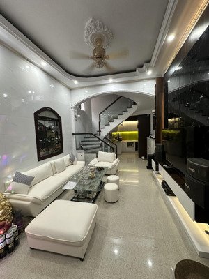 bán nhà lê lợi - nhà mặt ngõ trung tâm, an ninh tốt, ngõ nông - 42m - 3 tỷ 1 ( có thoả thuận )