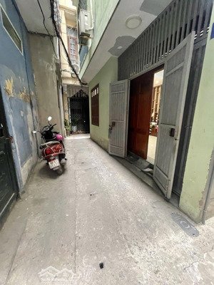 chính chủ chú tiến cần bán nhà văn cao, lô góc, 4 thoáng, trước nhà rộng 3m, dòng tiền 12tr/ tháng