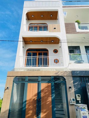 11 triệu/tháng - nhà đẹp sạch sẽ mới xây 3 tầng 5pn6wc có phòng dưới trệt,đường 8m nguyễn duy trinh