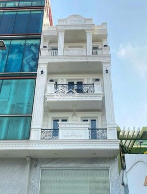cần cho thuê nhà mt 169a đồng đen p.11 q.tân bình sát bên khu bàu cát sầm uất.
