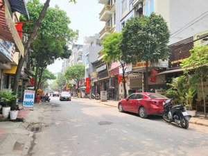 bán mặt phố phú diễn. đoạn đẹp nhất phố, vỉa hè 3m. kd tấp nập ngày đêm. gần đh tài nguyên và mt