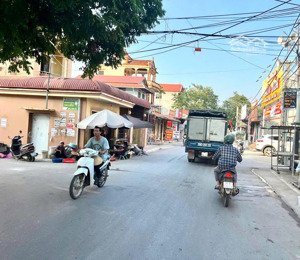 trục chính kinh doanh hơn 2,3xx triệu xíu ngay tân tiến