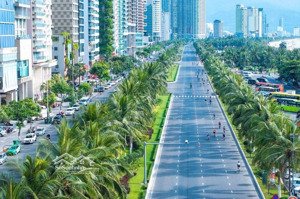 chủ gửi bán lô đất víp phạm văn đồng ra biển 100m, thích hợp xây khách sạn, nhà hàng kinh danh