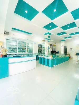 cho thuê nhà mặt tiền đường 30 tháng 4 cần thơ có thang máy giá 45 triệu tháng