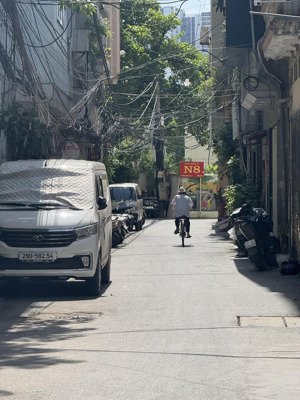 ô tô tải tránh lê văn lương, 10 bước ra mp, dt 68m2, mt 5,1m, chào 19,5 tỷ, vuông nở hậu