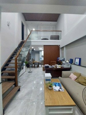 chính chủ ngợp bank hơn 5ty bán 6ty350 nhà đẹp gần global city