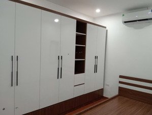 bán căn tập thể tầng 3 lên tầng 4 phố ngọc khánh