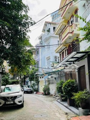 bán nhà 9 tầng ngõ phân lô đội cấn, ô tô tránh dừng đỗ, doanh thu 2 tỷ/năm, dt 90m2, mt 4.5m