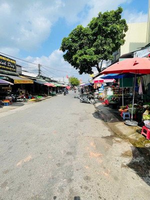 chính chủ cần bán lô đất đường d3, đường nhựa 8m thông. p.tân đông hiệp dĩ an. dt 277,5m.thổ full