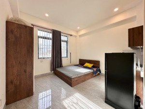 studio cửa sổ trời siêu thoáng mặt tiền tân sơn
