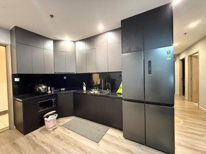 chính chủ bán căn 3pn2wc giá 4ty250. full nội thất xịn làm để ở.