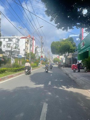 bán tòa nhà văn phòng 1 hầm + 6 lầu + sân thượng, mặt tiền 12m trung tâm tân phú, 12x17m giá 46 tỷ