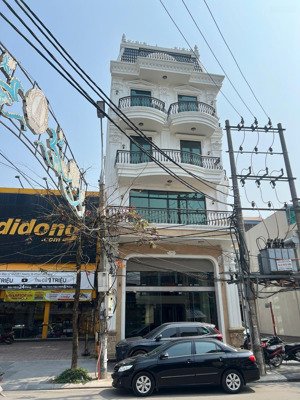 gia đình chuyển công tác bán nhà mặt phố mặt tiền 456 đường trần hưng đạo, trung tâm tp nam định