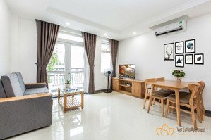 căn hộ 2 phòng ngủ ban công thoáng - full nội thất, gần cầu sài gòn