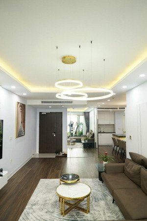 mỹ đình pearl - cần bán nhà dt 73m2 - giá 6,8 tỷ - ban công đông nam - view hồ đẹp lh 