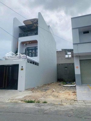cần ra nhanh lô đất dt 72m2, giá 1,65 tỷ sau lưng chợ 434, sổ sẵn sang tên ngay, full thổ cư