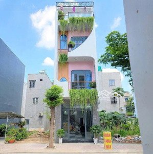 ngay chợ bình chánh - nhà 3 tầng - khu dân cư - lộ trước nhà 13m