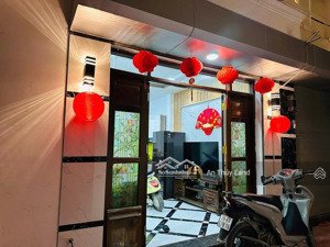 nhỉnh 6 tỷ - có ngay nhà đẹp quận tây hồ -30m2- 5 tầng - sổ đỏ giao dịch ngay