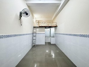 cho thuê căn hộ có gác giá sinh viên - thang máy - bảo vệ 24/7 - ngay đh bách khoa - svđ phú thọ
