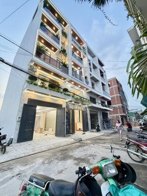 nhà sẹc ngắn đường thông thạnh xuân 25, dt:4,5x19m, lửng, 3lầu, 4pn,gara ô tô, p/thờ, sân thượng