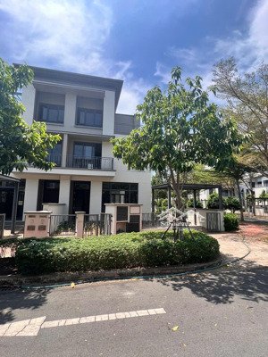 vị trí đẹp! ngay gần tiện ích nội khu swanpark với giá 7,5 tỷ!