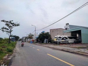 cần bán gấp lô đất sạch đường thanh hiệp bến lức- giá 965tr- 119m2- lh 