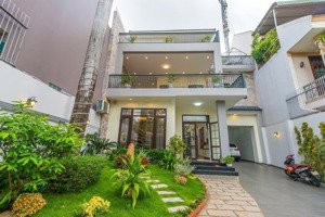 biệt thự q1 đẳng cấp, khu sang trọng (10mx18m) trệt 2 lầu chỉ 300tr/m2 quá rẻ