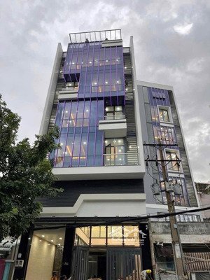 dòng tiền 2.4 tỷ/năm ! tòa nhà 8x22m, 7 tầng, cách mạng tháng 8, quận 10, giáp q.3, 28 tỷ